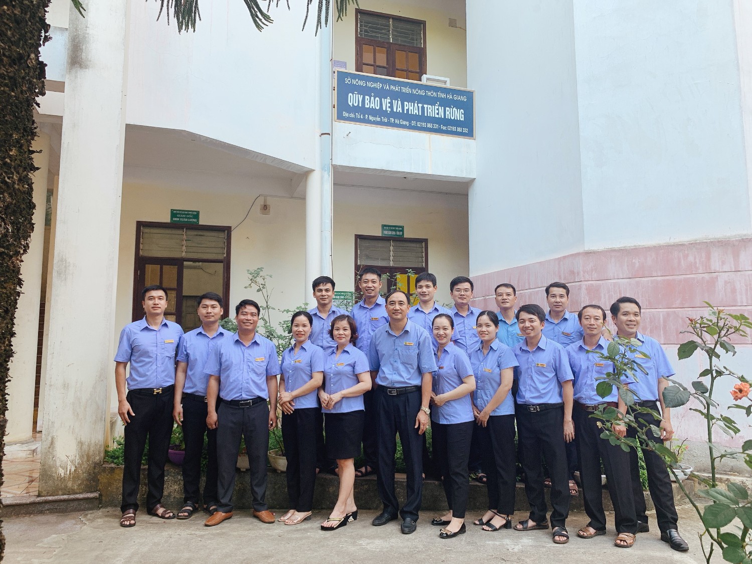 5e7ccc6581ca75942cdb2.jpg